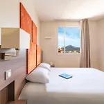 Kyriad Chambéry Centre - Hôtel et Résidence